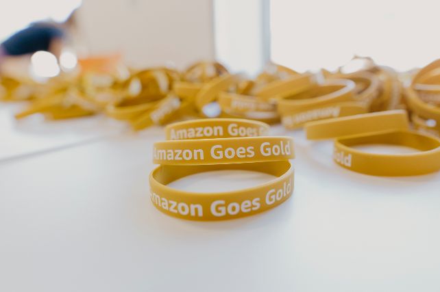 Amazon Goes Gold: ponad 200 tysięcy złotych na rzecz walki z nowotworami dziecięcymi 